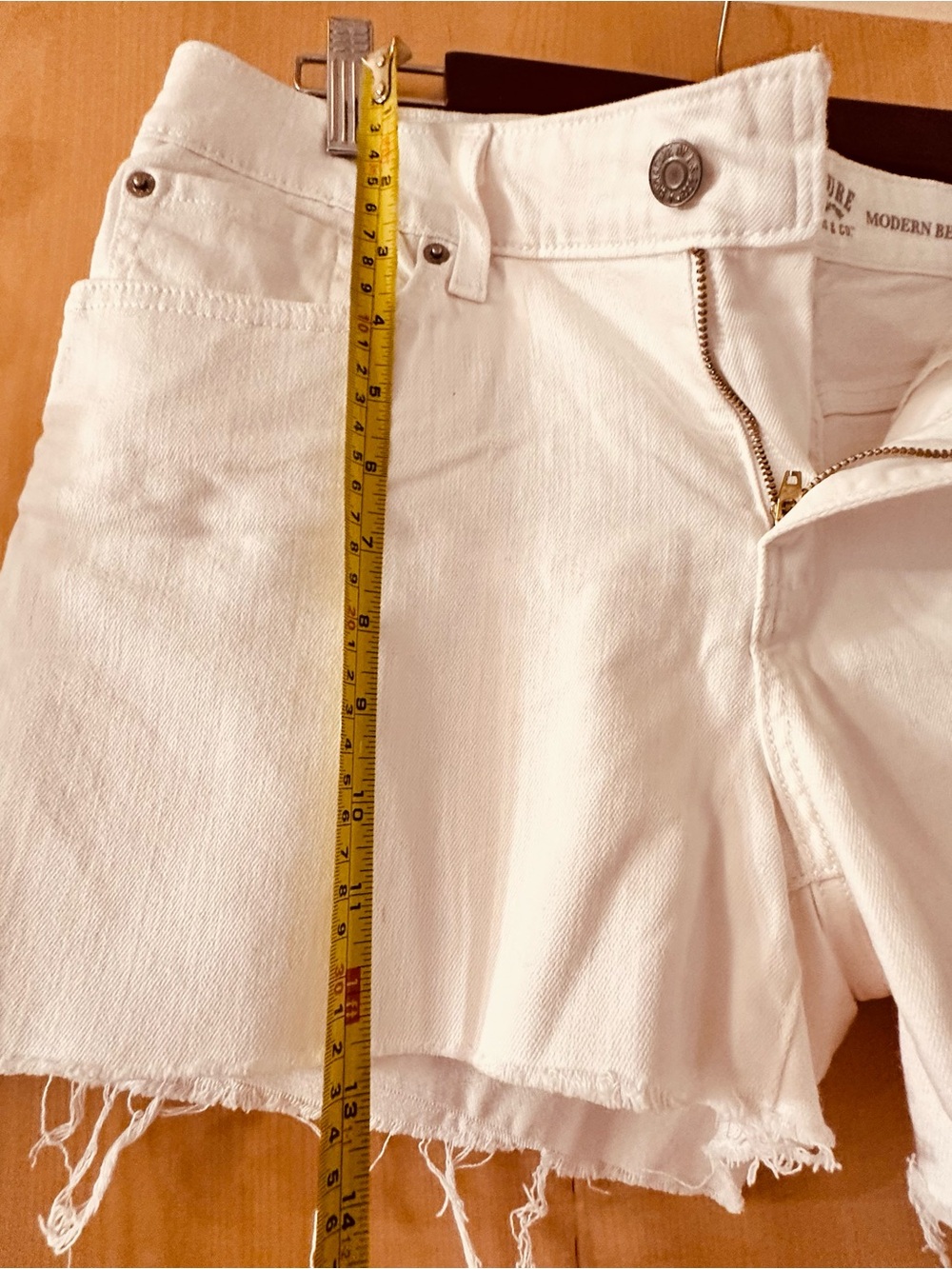 Signature by Levi Strauss White Denim Cutoff Shorts - Picture 3 of 3